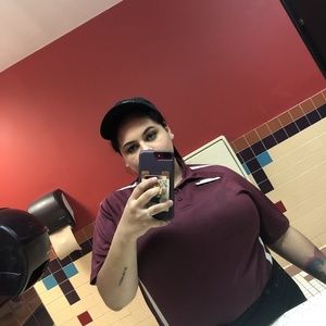 Meet your Posher, Alyssa